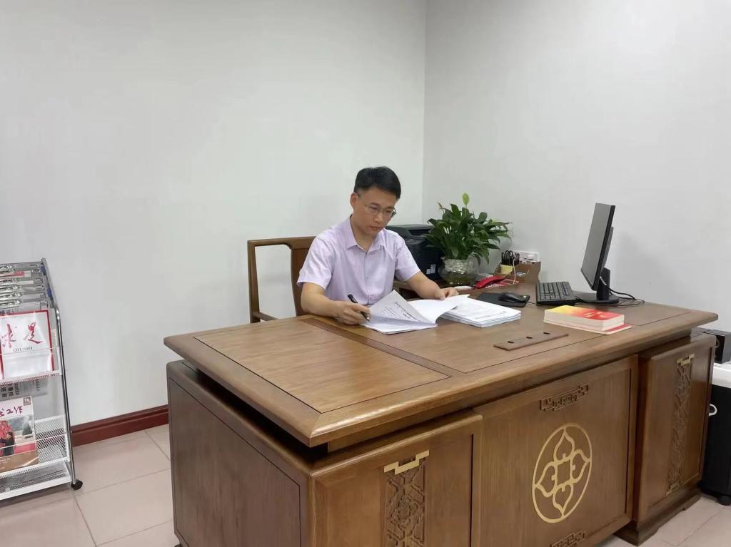 米兰体育（中国）官方网站校友许云获评第六届  广东省“人民满意的公务员”称号